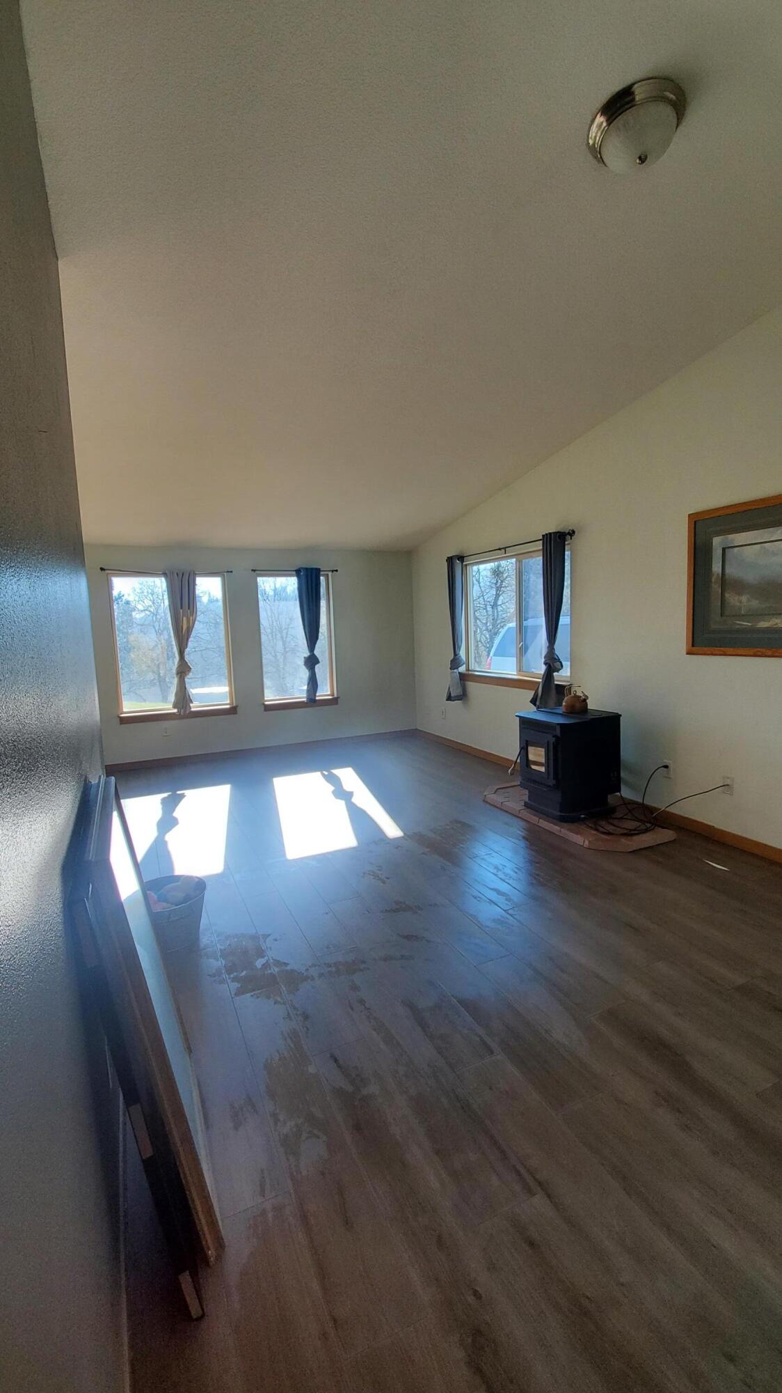 7600 Hugo Road Grants Pass, OR 97526 - Photo 15 of 28 20220124_130948