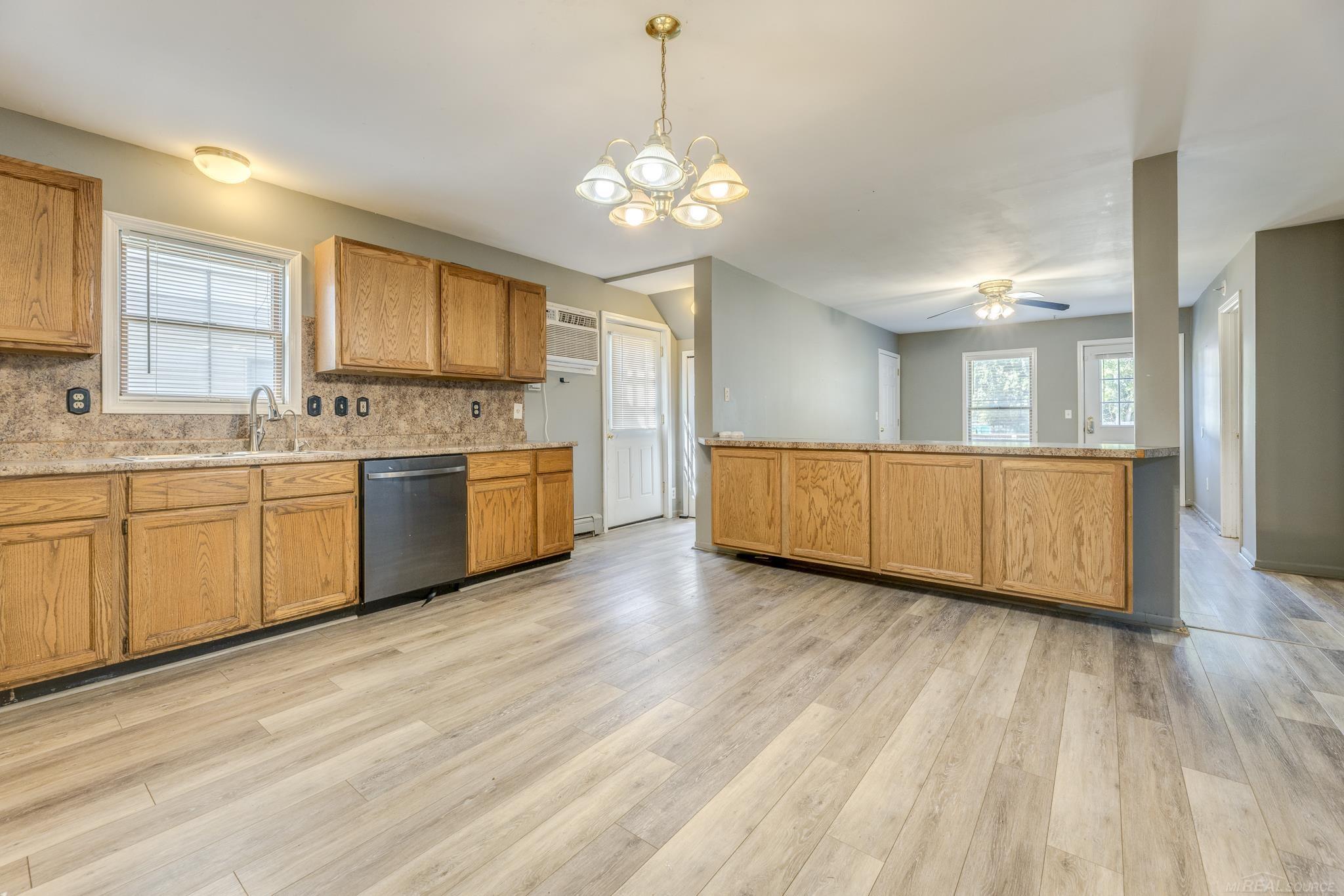 7770 Shorecliff Road Lexington, MI 48450 - Photo 9 of 32 Main Floor Unit