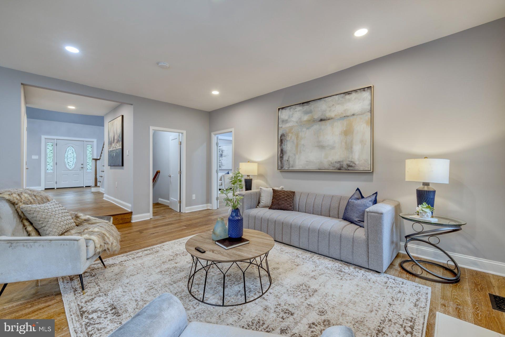 2924 Hunter Road Fairfax, VA 22031 - Photo 17 of 53 Living Room