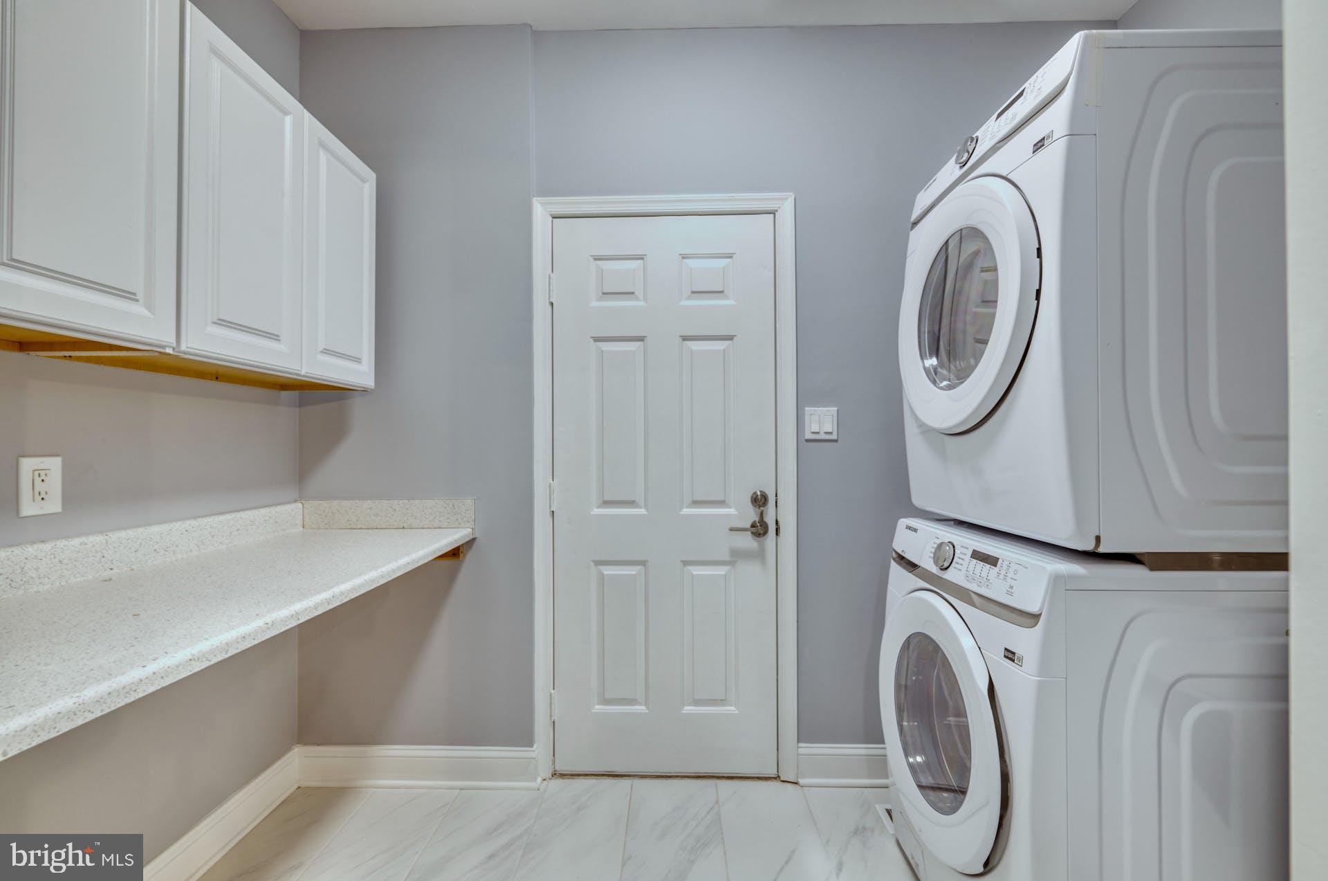 2924 Hunter Road Fairfax, VA 22031 - Photo 22 of 53 Main Level Washer/Dryer