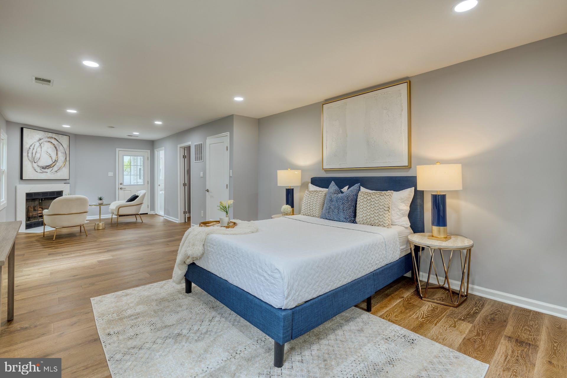 2924 Hunter Road Fairfax, VA 22031 - Photo 26 of 53 Upper Level Primary Bedroom Suite