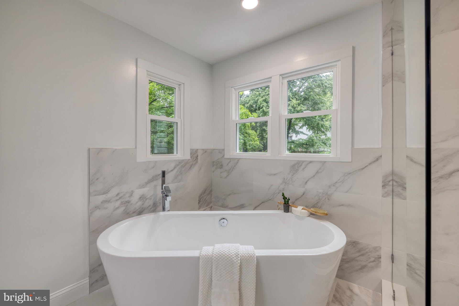 2924 Hunter Road Fairfax, VA 22031 - Photo 31 of 53 Upper Level Primary Bath Suite