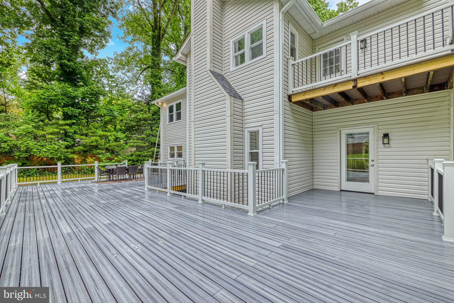 2924 Hunter Road Fairfax, VA 22031 - Photo 48 of 53 1000 sqft Composite Deck