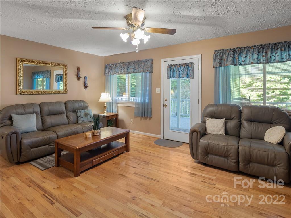 1074 Pine Ridge Road Asheville, NC 28805 - Photo 8 of 26 Gallery Image 8