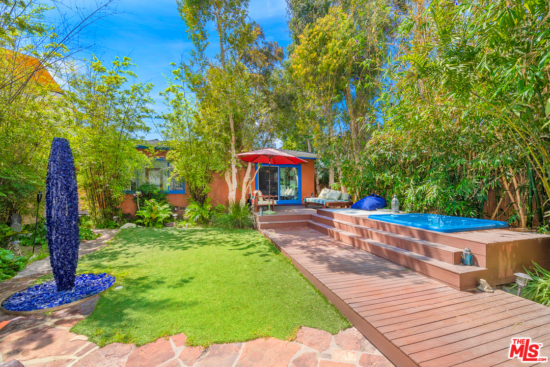 1104 Palms Boulevard Venice, CA 90291 - Photo 2 of 32