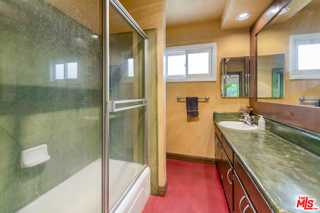 1104 Palms Boulevard Venice, CA 90291 - Photo 23 of 32