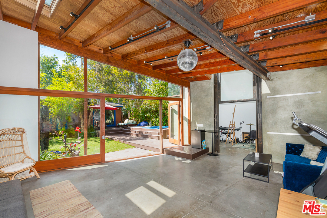 1104 Palms Boulevard Venice, CA 90291 - Photo 27 of 32