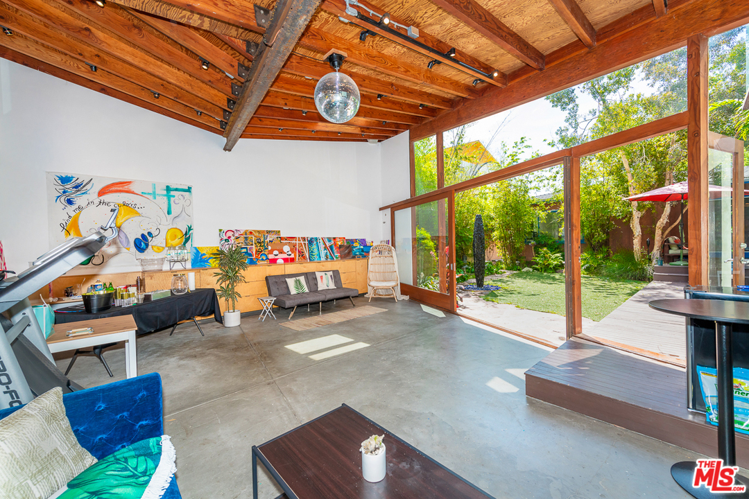 1104 Palms Boulevard Venice, CA 90291 - Photo 28 of 32