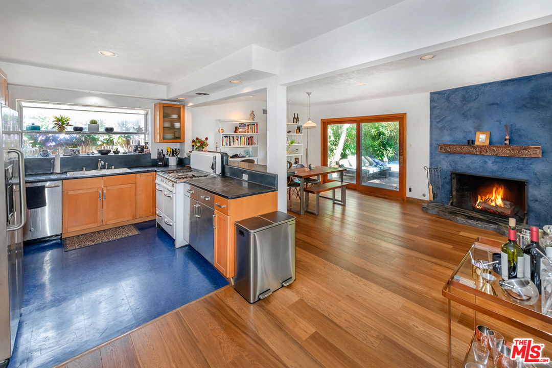 1104 Palms Boulevard Venice, CA 90291 - Photo 5 of 32