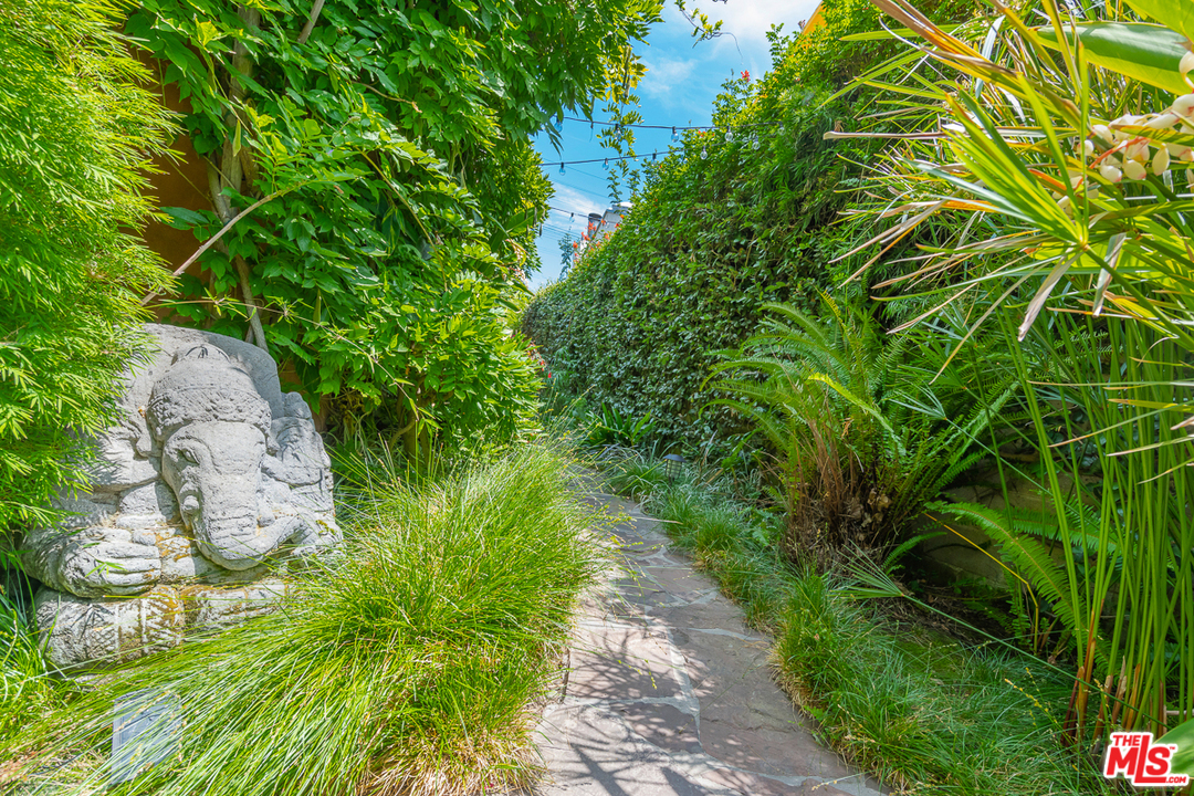 1104 Palms Boulevard Venice, CA 90291 - Photo 8 of 32