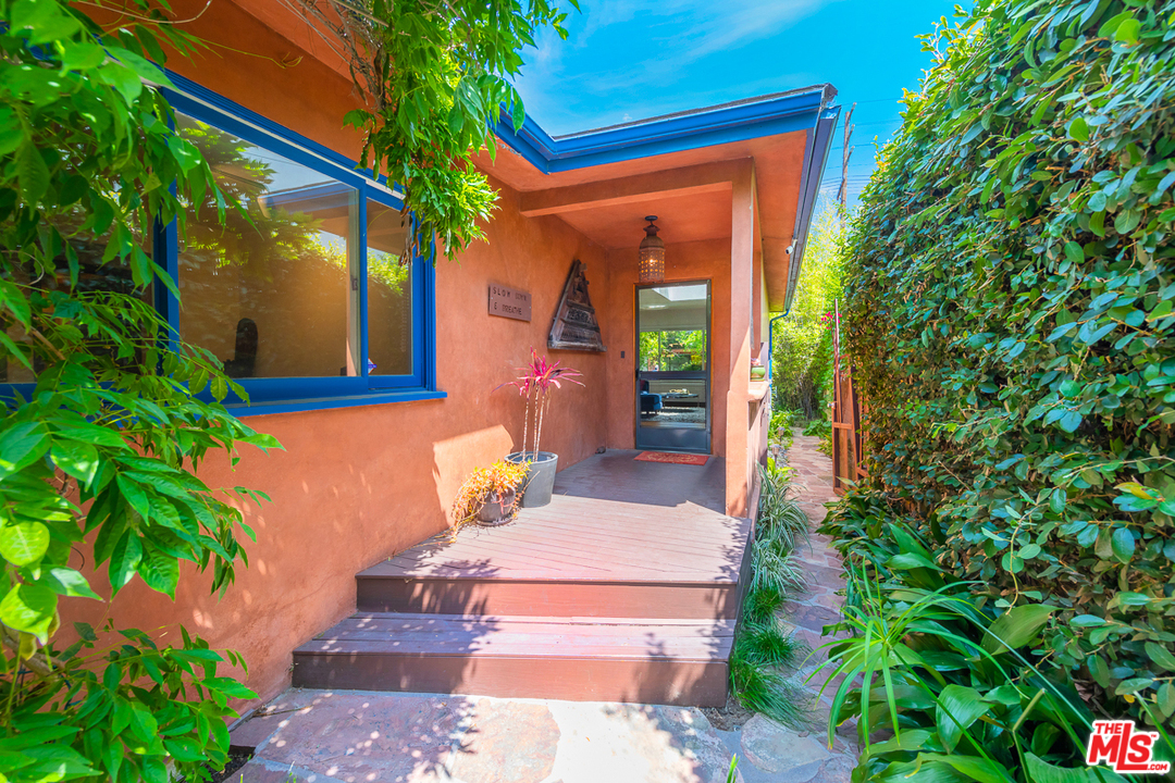 1104 Palms Boulevard Venice, CA 90291 - Photo 9 of 32