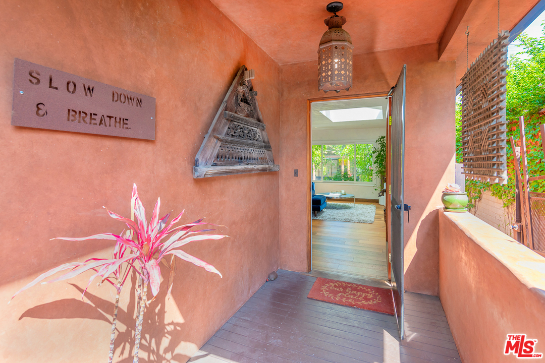 1104 Palms Boulevard Venice, CA 90291 - Photo 10 of 32