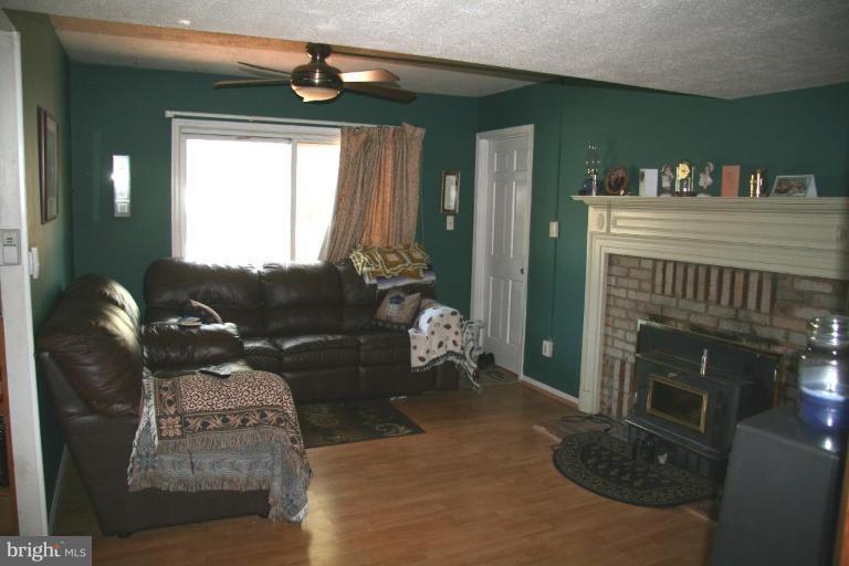 4215 High Ridge Road Haymarket, VA 20169 - Photo 7 of 8 Family Room