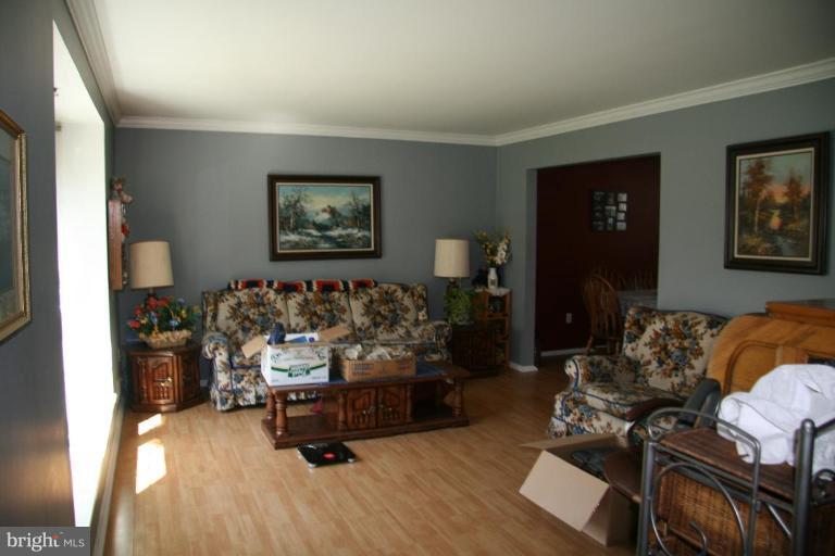 4215 High Ridge Road Haymarket, VA 20169 - Photo 8 of 8 Living Room