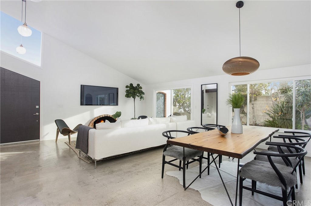 1661 Texas Circle Costa Mesa, CA 92626 - Photo 11 of 36 Mid-Century theme with tall windows