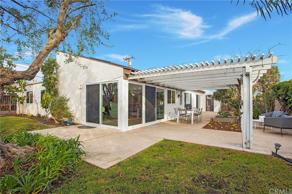 1661 Texas Circle Costa Mesa, CA 92626 - Photo 22 of 36 unique wrap-around front yard