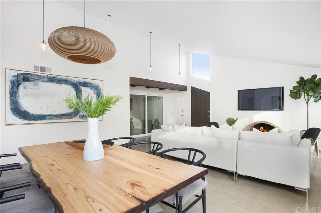 1661 Texas Circle Costa Mesa, CA 92626 - Photo 9 of 36 Large living area for entertaining