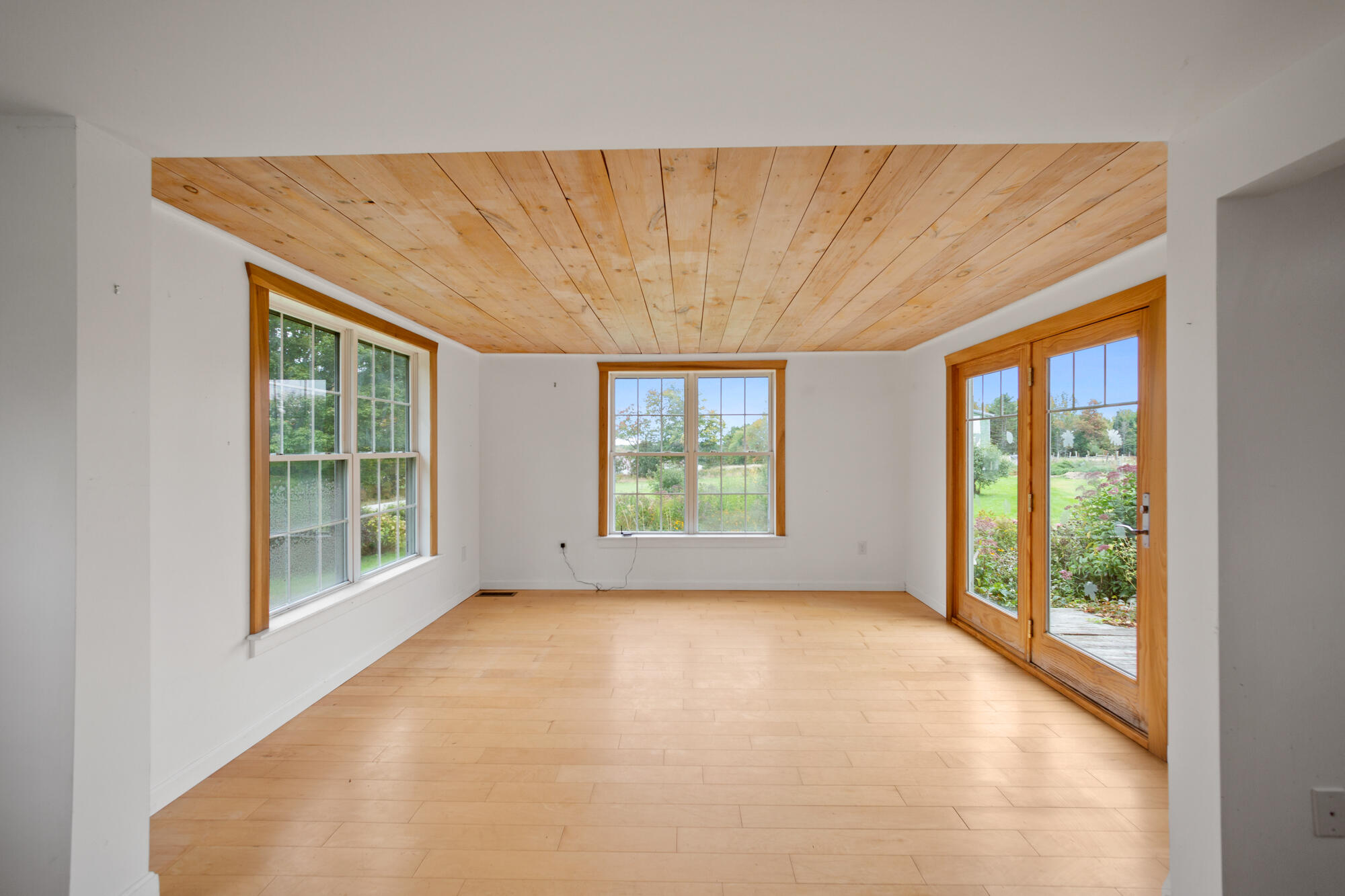 226 Snakeroot Road Pittsfield, ME 04967 - Photo 10 of 42 Living Room