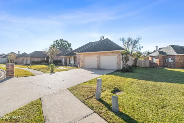 $275,000 | 407 Bon Temps Drive, Lafayette, LA 70506