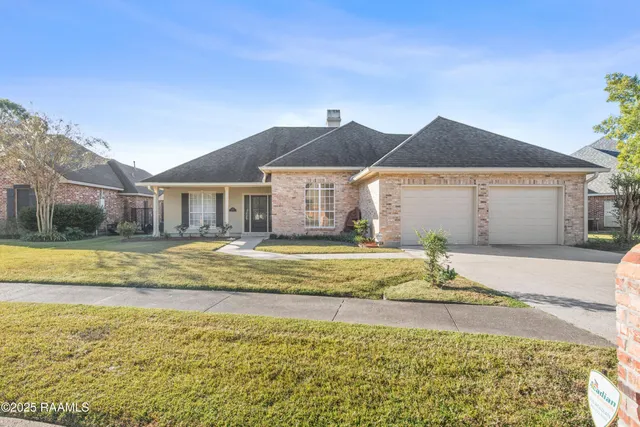$275,000 | 407 Bon Temps Drive, Lafayette, LA 70506