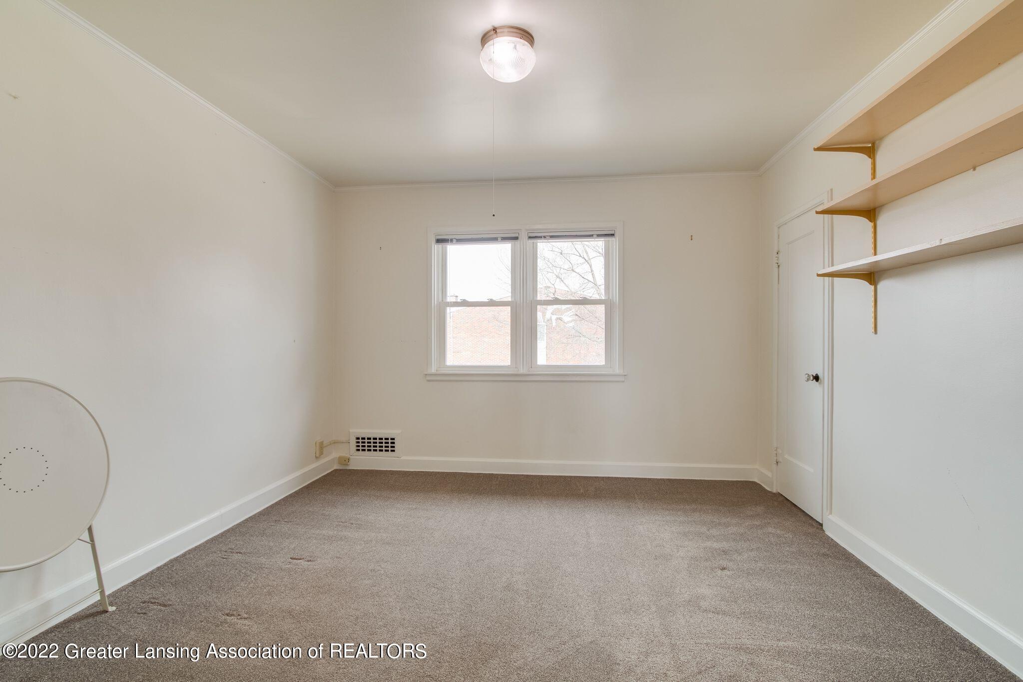 2000 Alpha Street Lansing, MI 48910 - Photo 23 of 32 Family Room Level 2