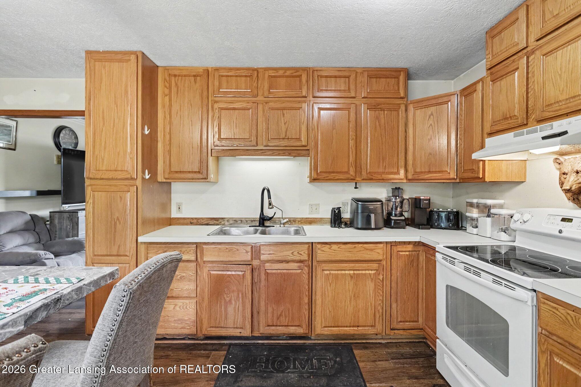 7030 Marshall Road Olivet, MI 49076 - Photo 7 of 26 007_file_1800