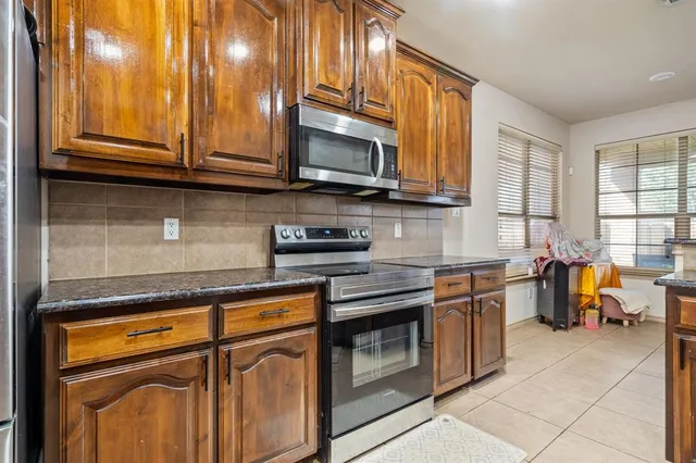 $2,900 | 1620 Secretariat Lane, Irving, TX 75060