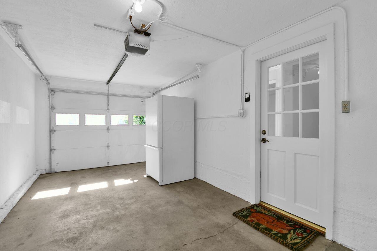 239 North Kellner Road Columbus, OH 43209 - Photo 23 of 32 garage