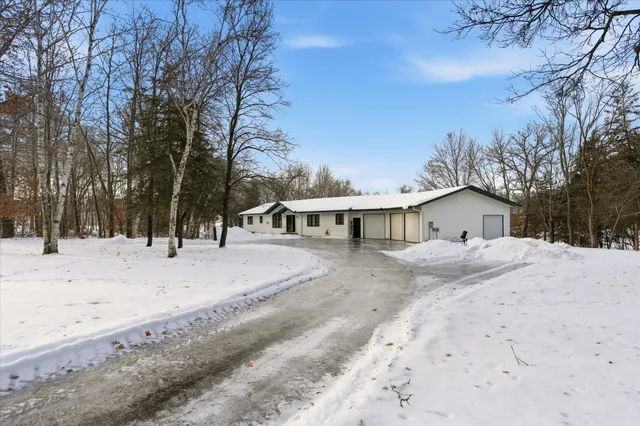 $610,000 | 20640 Kiowa Street Northwest, Anoka, MN 55303