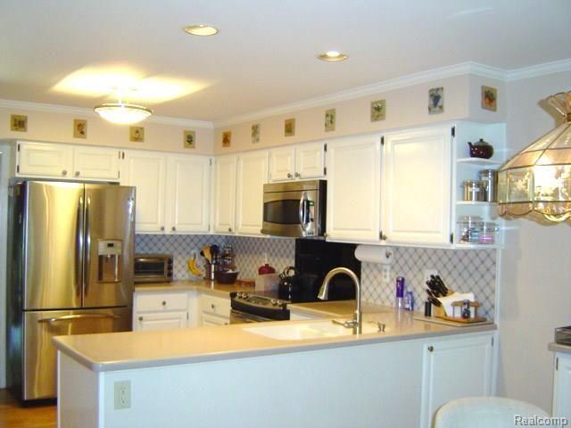 1416 Sandy Ridge Drive Rochester Hills, MI 48306 - Photo 9 of 64