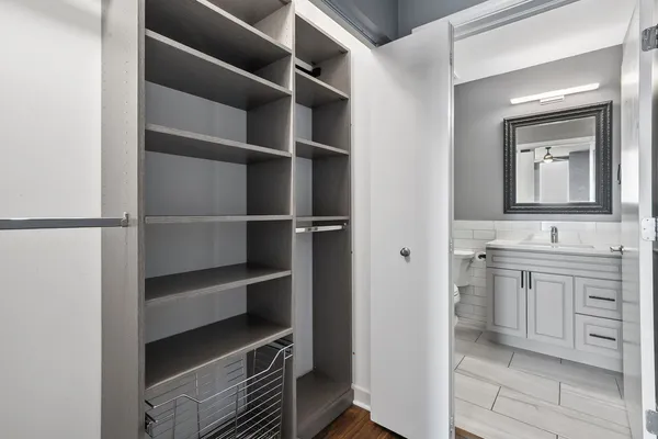 $460,000 | 233 East 13th Street, Unit 1910, Chicago, IL 60605
