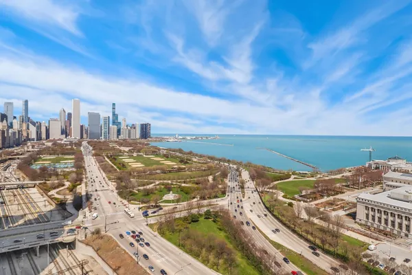 $460,000 | 233 East 13th Street, Unit 1910, Chicago, IL 60605