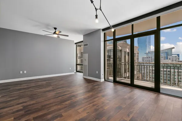 $460,000 | 233 East 13th Street, Unit 1910, Chicago, IL 60605