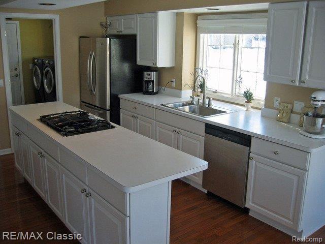 929 Loggers Circle Rochester, MI 48307 - Photo 8 of 19 Premium Appliances