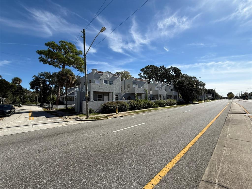 1101 South Ridgewood Avenue Daytona Beach, FL 32114 - Photo 9 of 37 a view of a street with a building in the background