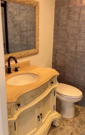 $2,300 | 1502 Jefferson Avenue, Unit 108, Miami Beach, FL 33139