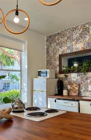 $2,300 | 1502 Jefferson Avenue, Unit 108, Miami Beach, FL 33139