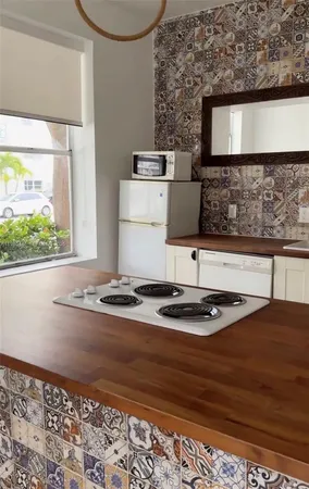 $2,300 | 1502 Jefferson Avenue, Unit 108, Miami Beach, FL 33139