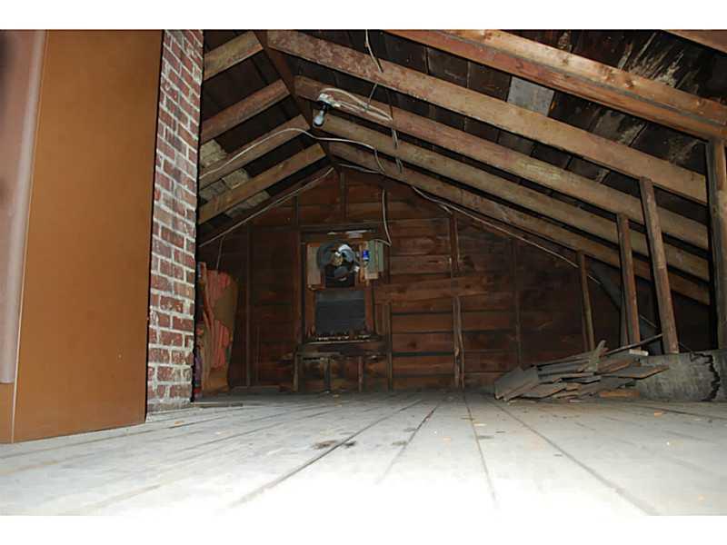 2924 Fernwald Road Pittsburgh, PA 15217 - Photo 15 of 16 Other. Third floor unfinished loft space. Do as you please! High ceiling! Bedroom/Art Studio/Office. Endless possibilities.