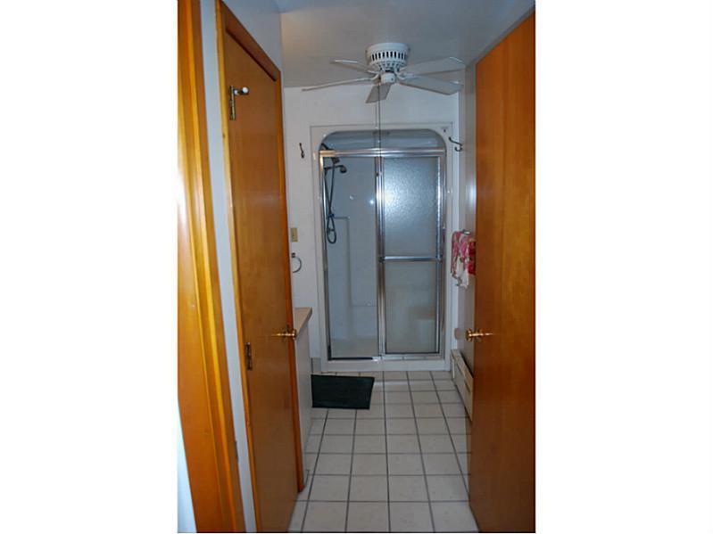 2924 Fernwald Road Pittsburgh, PA 15217 - Photo 10 of 16 Full Bath. 1st floor shower/Tub