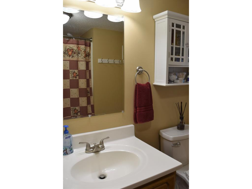 212 Dry Branch Road Elizabethton, TN 37643 - Photo 14 of 26 Bathroom View 1