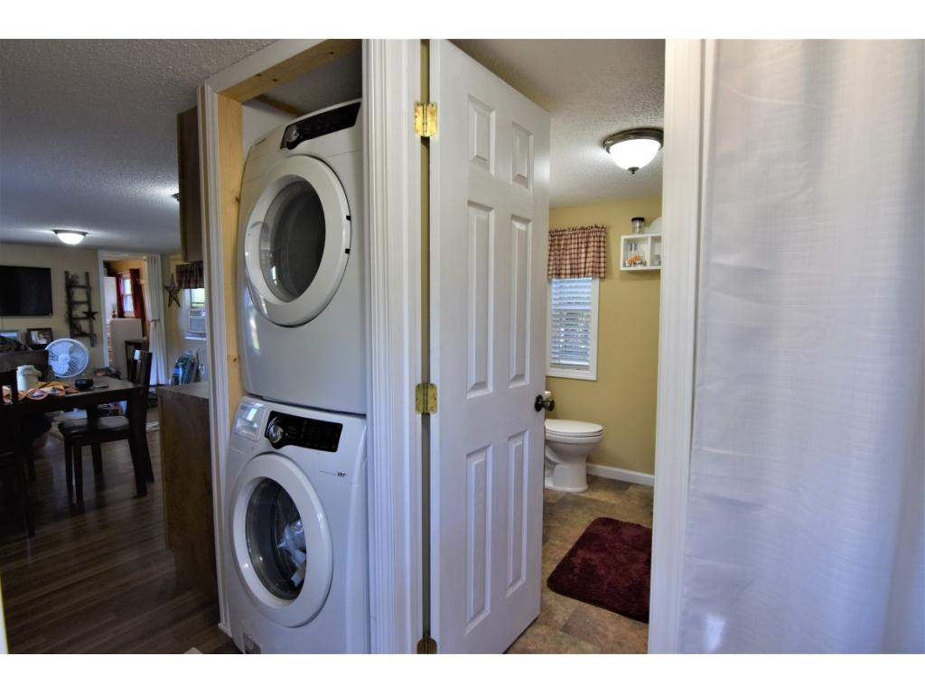 212 Dry Branch Road Elizabethton, TN 37643 - Photo 15 of 26 Washer Dryer Stays