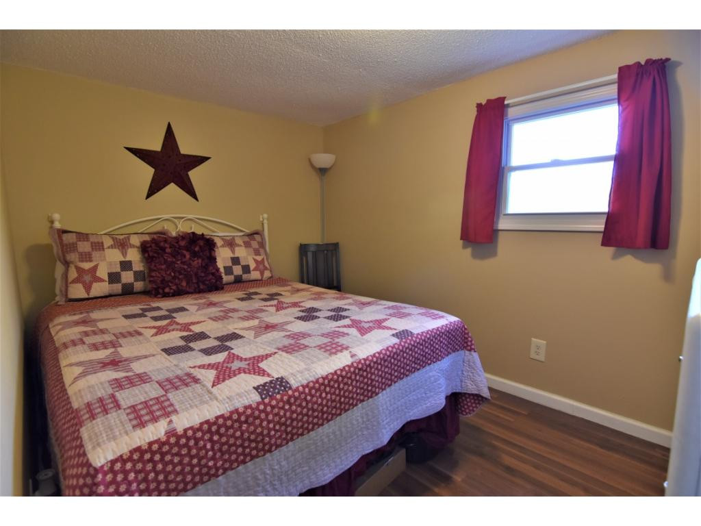 212 Dry Branch Road Elizabethton, TN 37643 - Photo 16 of 26 Bedroom 2