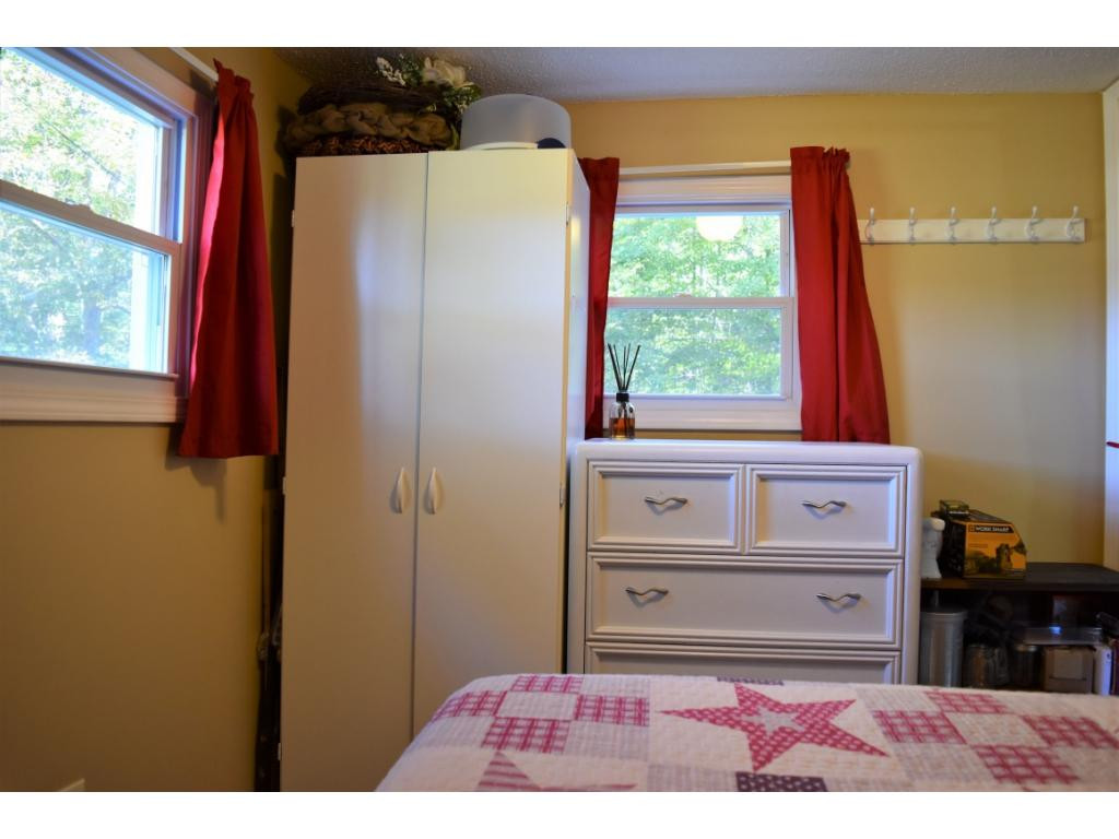 212 Dry Branch Road Elizabethton, TN 37643 - Photo 17 of 26 Bedroom 2 View 2