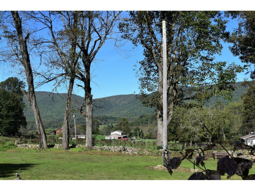 212 Dry Branch Road Elizabethton, TN 37643 - Photo 18 of 26 Beautiful Mountain Views