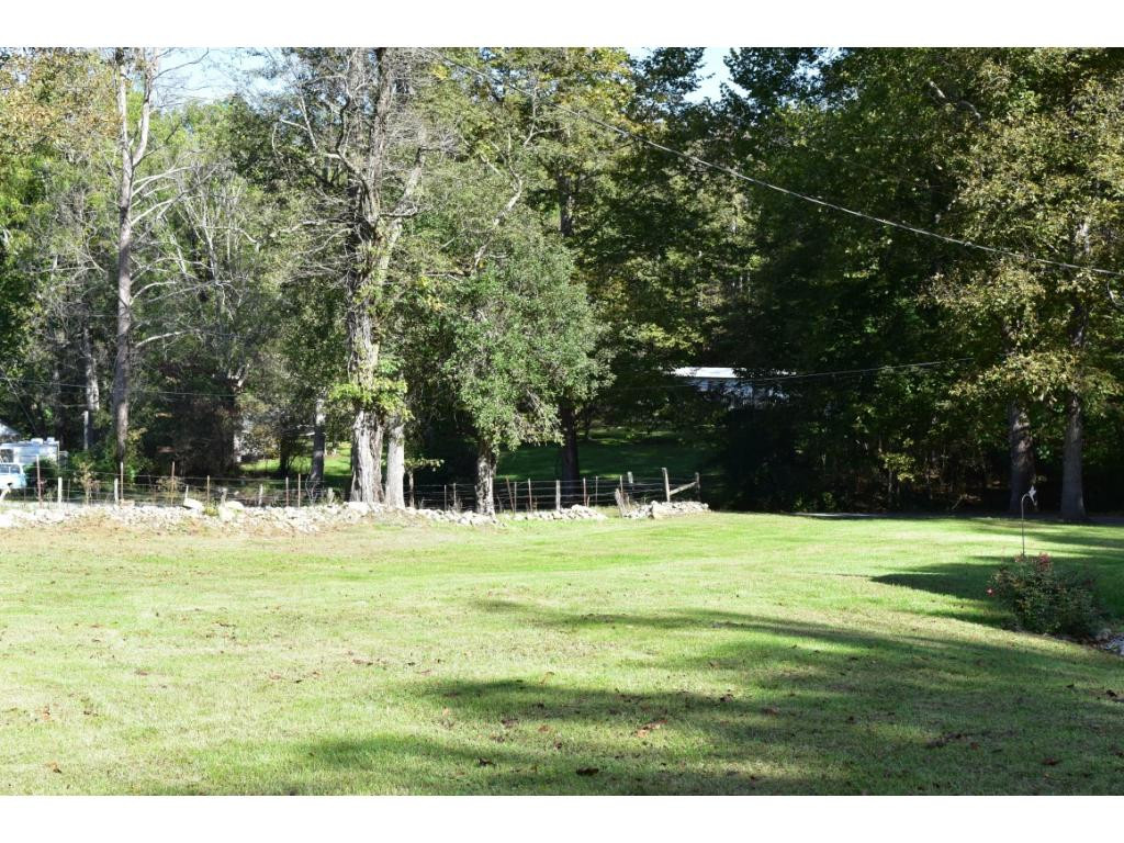 212 Dry Branch Road Elizabethton, TN 37643 - Photo 20 of 26 Level Lawn