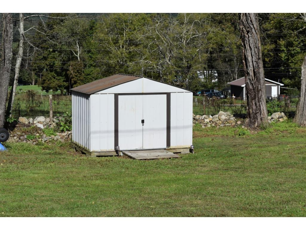 212 Dry Branch Road Elizabethton, TN 37643 - Photo 26 of 26 Storage