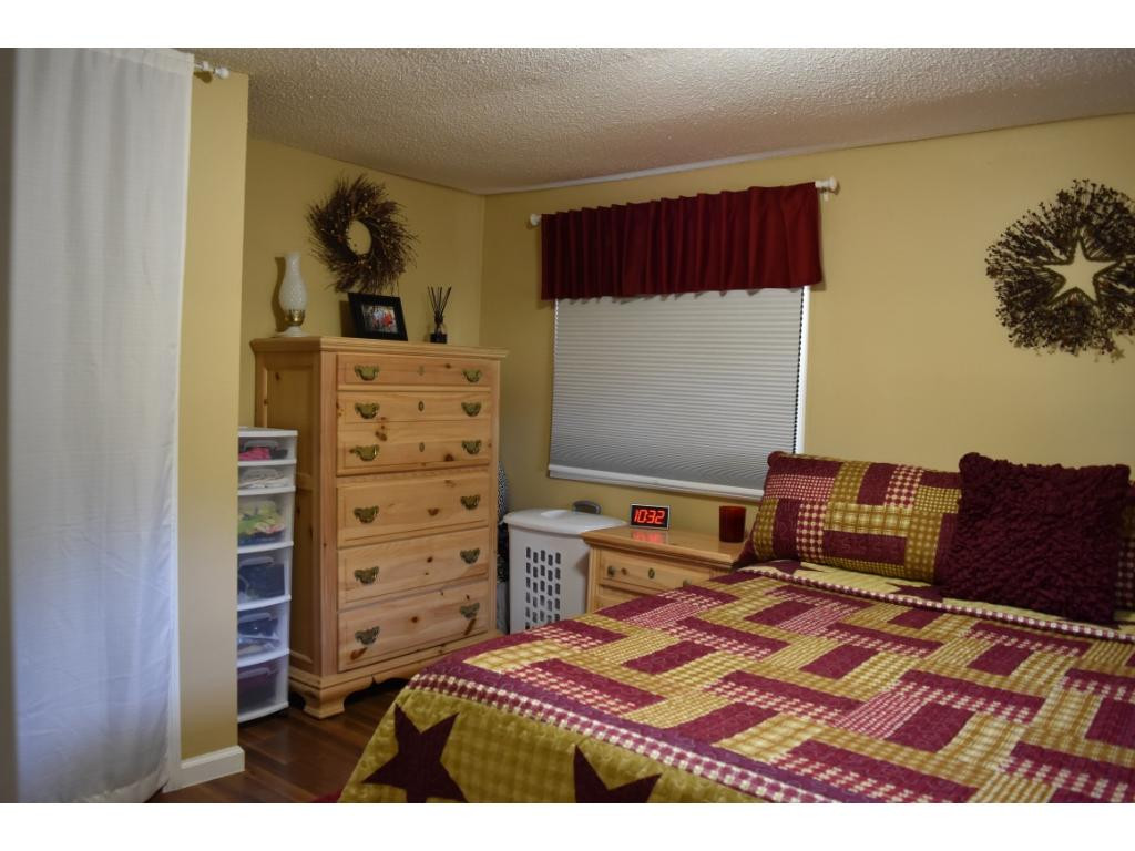 212 Dry Branch Road Elizabethton, TN 37643 - Photo 10 of 26 Master Bedroom