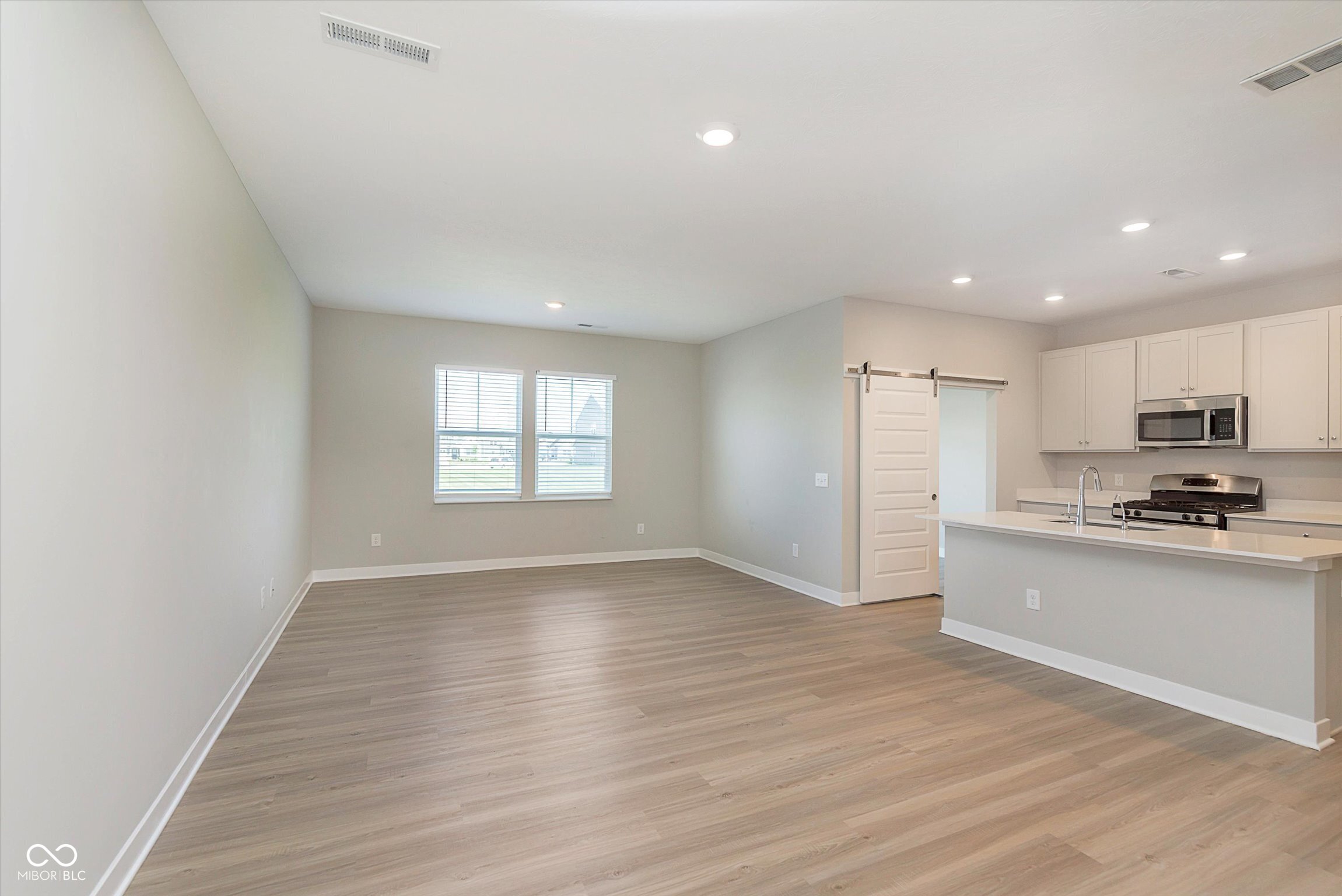 9652 Beckett Street Avon, IN 46123 - Photo 5 of 28