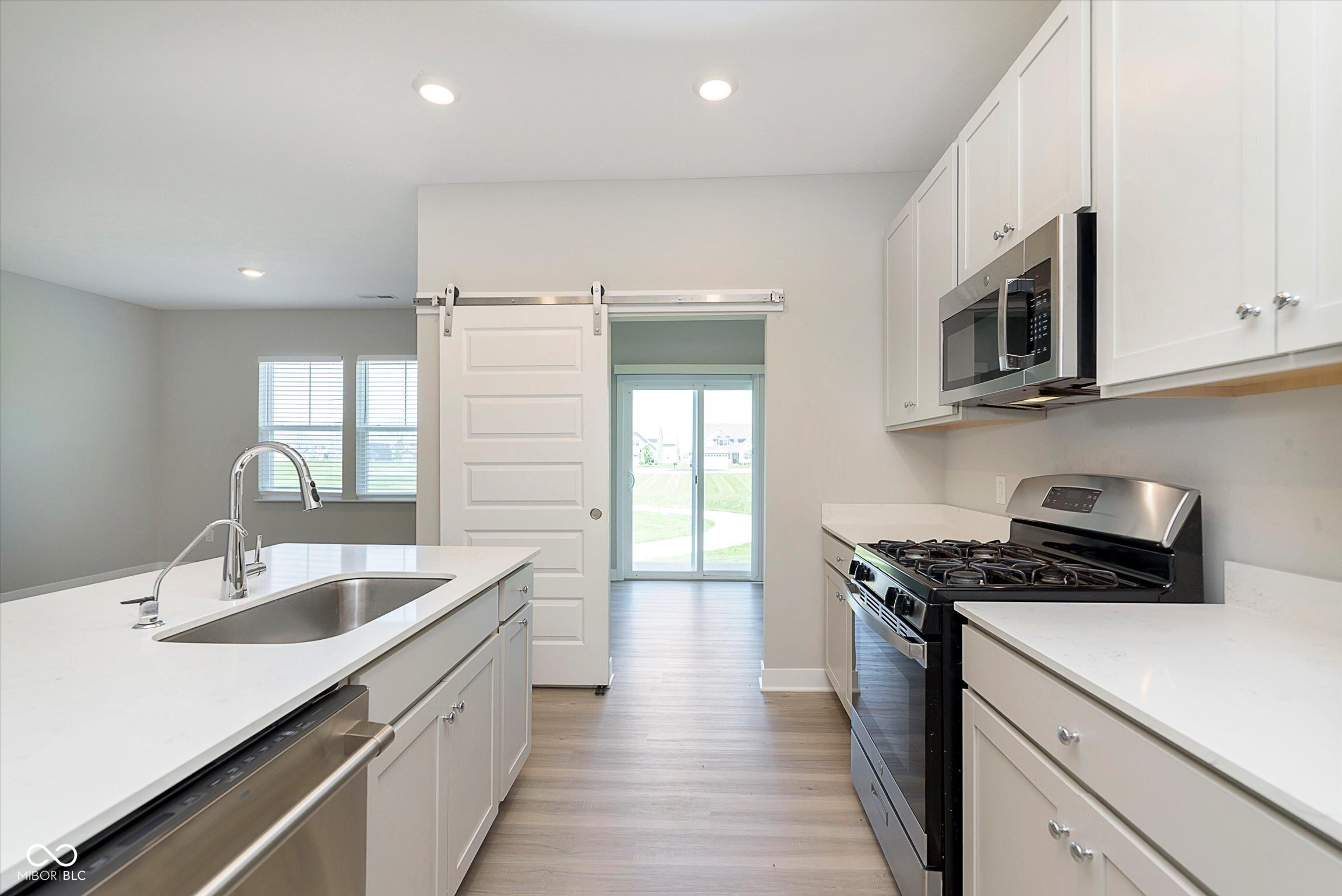 9652 Beckett Street Avon, IN 46123 - Photo 8 of 28